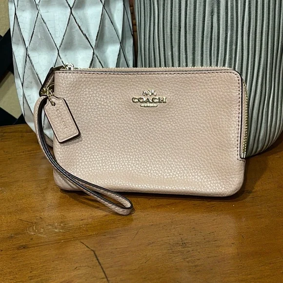 Coach Medium Double Corner Zipper Wristlet Pale Pink with Hang Tag NWOT - Picture 1 of 13